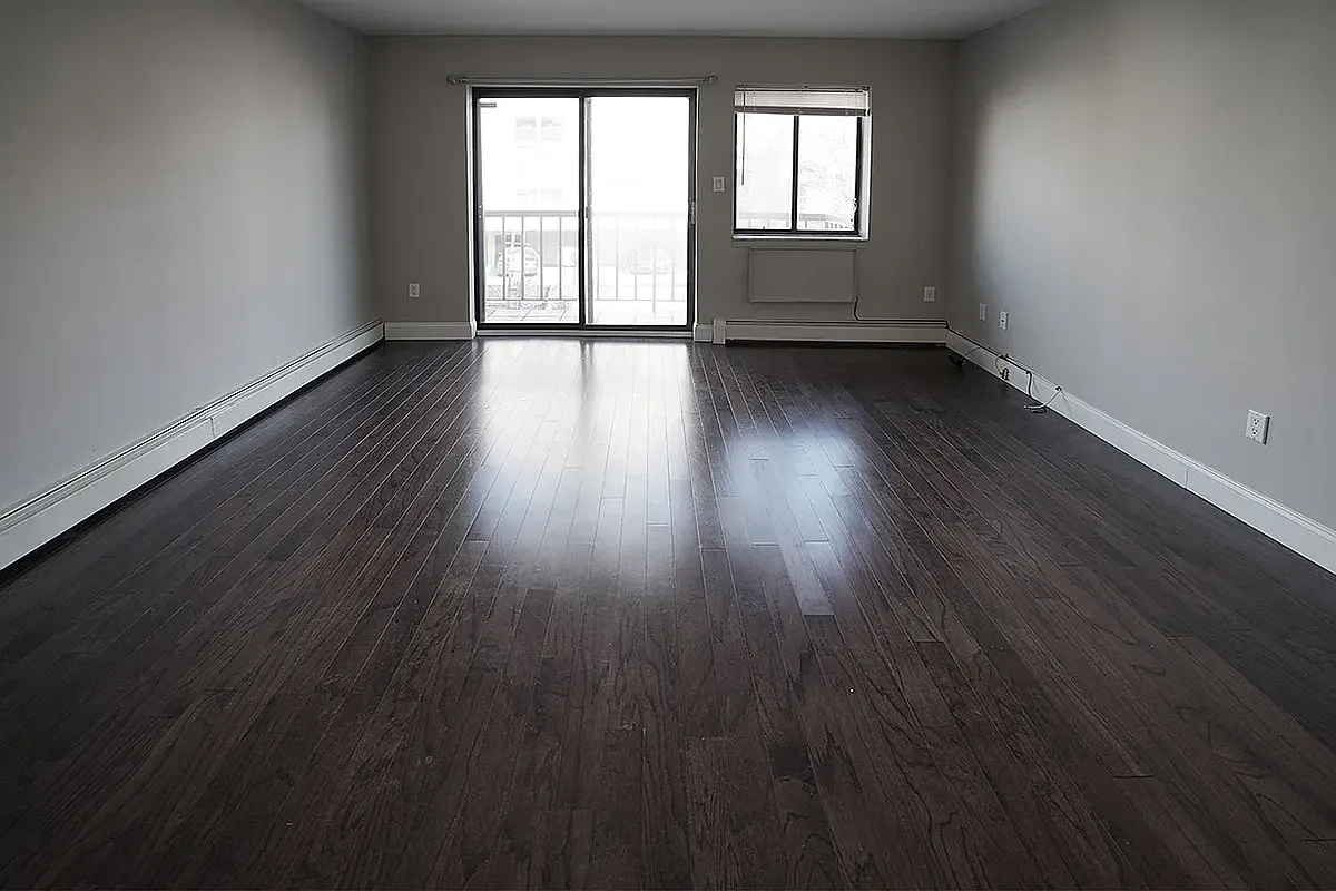 14-35 31st Road — Photo 4