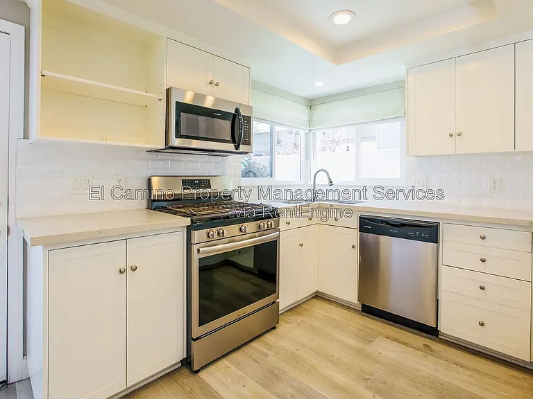 1728 Lake St — Photo 19
