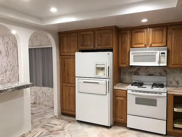 8135 Laramie Ave — Photo 18