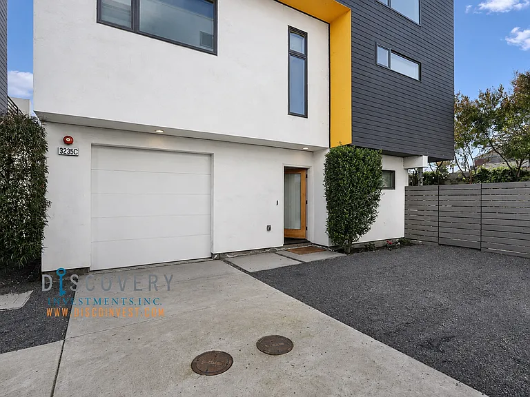 3235 Louise St #C — Photo 3