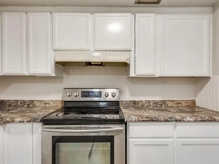 2908 SW 62nd St — Photo 16