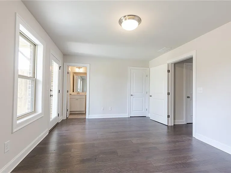 7826 Laurel Crest Dr — Photo 15