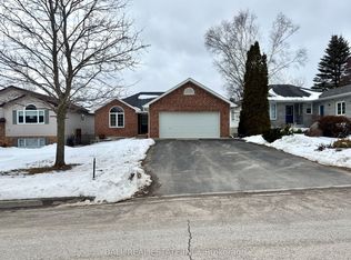 9 Francis St, Selwyn, ON K0L 2H0