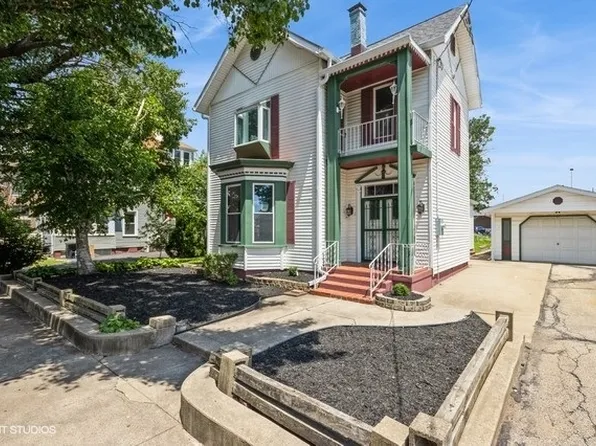 304 Buena Vista Ave, Pekin, IL 61554