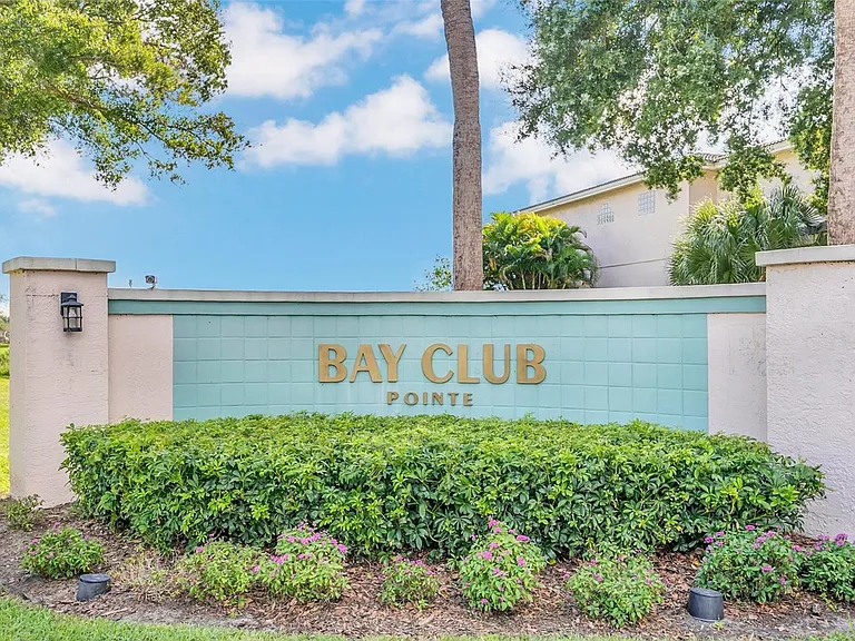 7221 Bay Club Way — Photo 32
