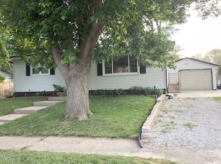 120 N 14th Ave, Canton, IL 61520