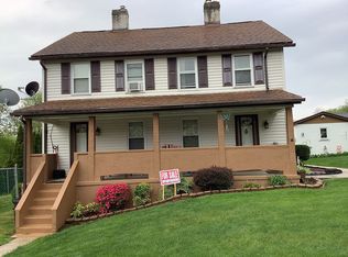 212-214 Old School Rd, Luxor, PA 15662