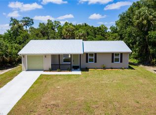1016 S Bronze Ct, Labelle, FL 33935