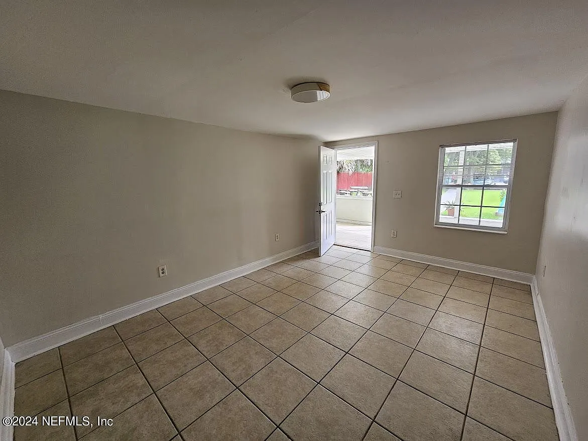 Building Photo - 925 Phillips St #1