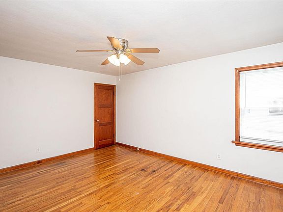 5th image of 2740 McCausland Ave
