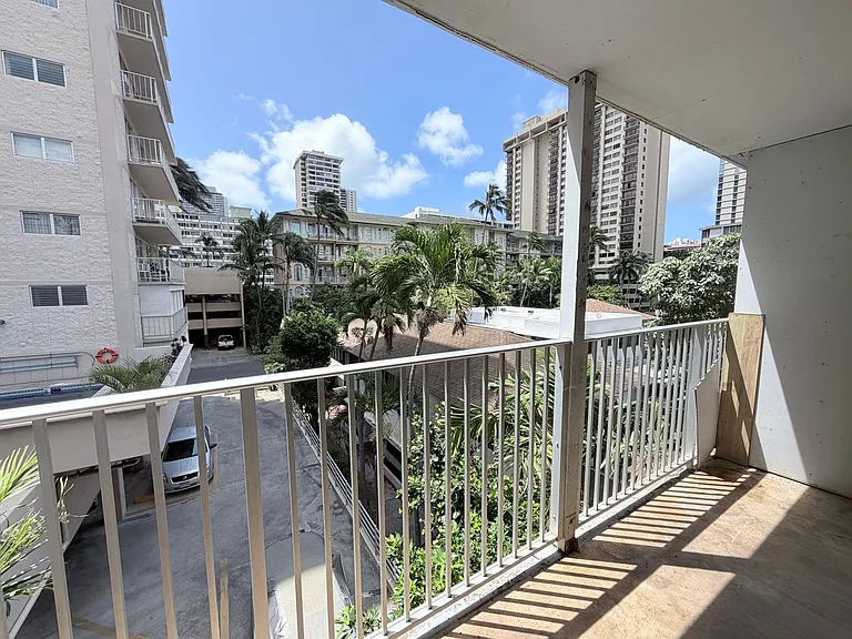 445 Kalaimoku St — Photo 12