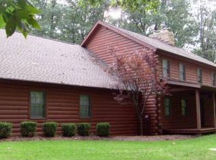 4250 Huntrick Dr, Glen Rock, PA 17327