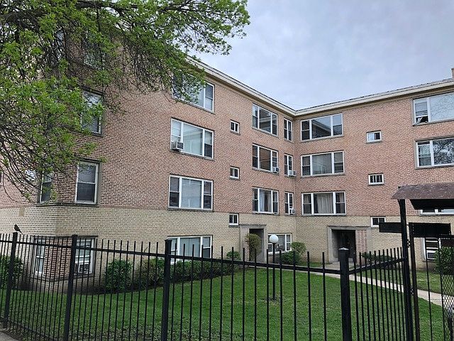 1st image of 6128 N Seeley Ave #3S