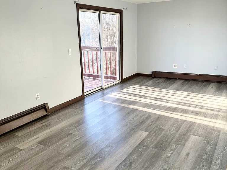 61 School St #61B — Photo 2