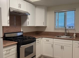 16321 Siskiyou Rd APT 6, Apple Valley, CA 92307