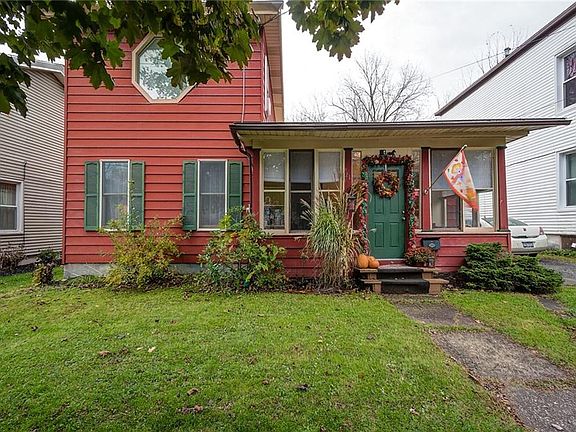 2nd image of 21 Salina St