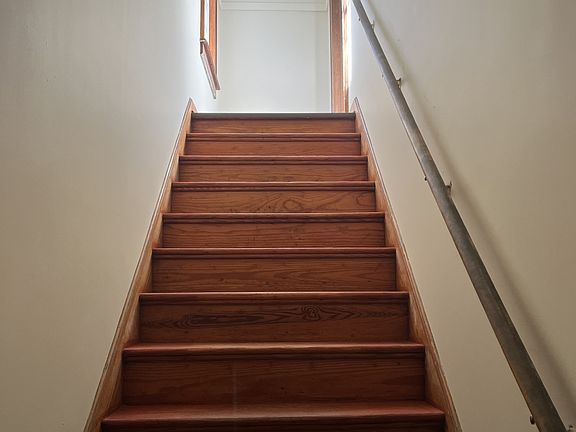 Private entry to the unit