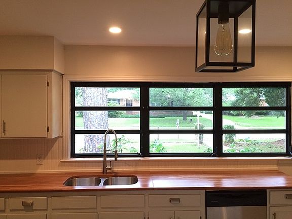 4th image of 2757 N Grafhill Dr
