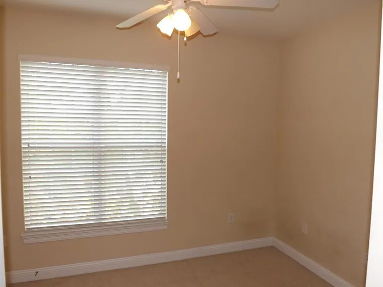 321 Nathey Ave — Photo 9