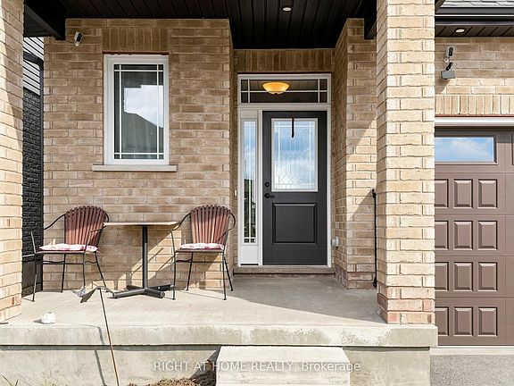 4th image of 22 Sparrow Cres E