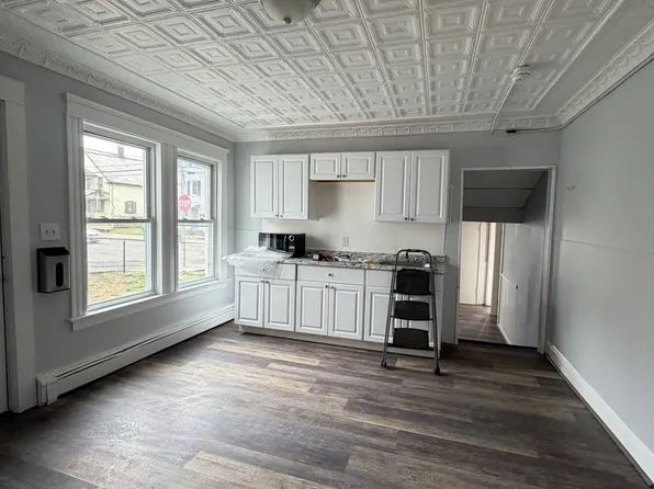 592 Diamond Hill Rd #1F, Woonsocket, RI 02895