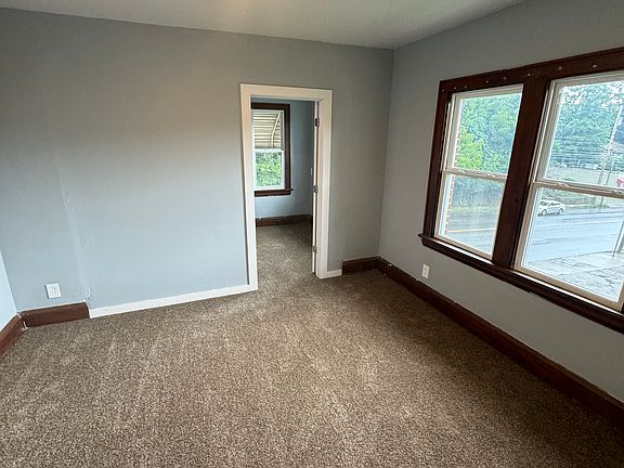 5th image of 235 S Arlington St APT 3