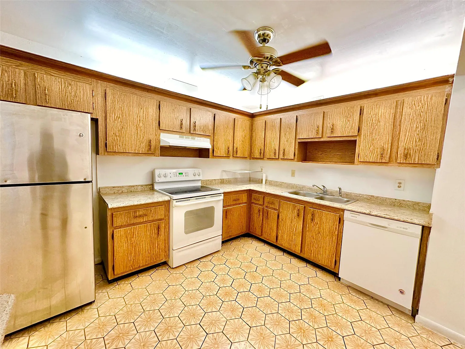 2 bed, 2.0 bath, 1260 sqft, $1,950 — Photo 4