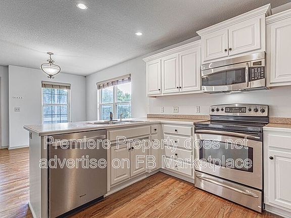 5th image of 9652 McGee St