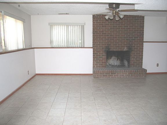Family room lower level garden windows