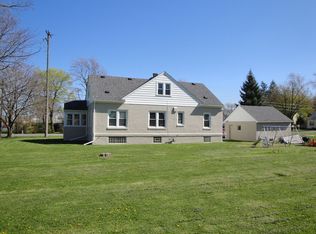 5917 E Dunbar Rd, Monroe, MI 48161