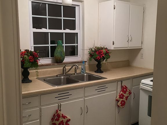 stove and fridge included