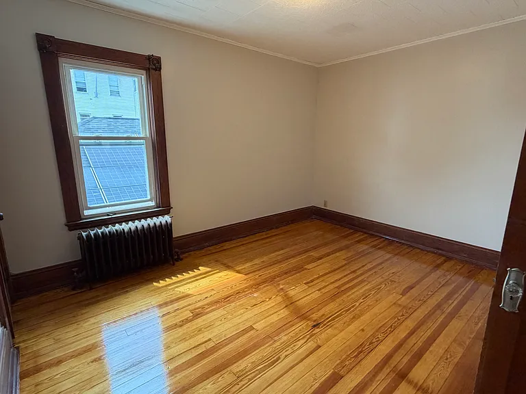 119-121 Perry St #2 — Photo 3