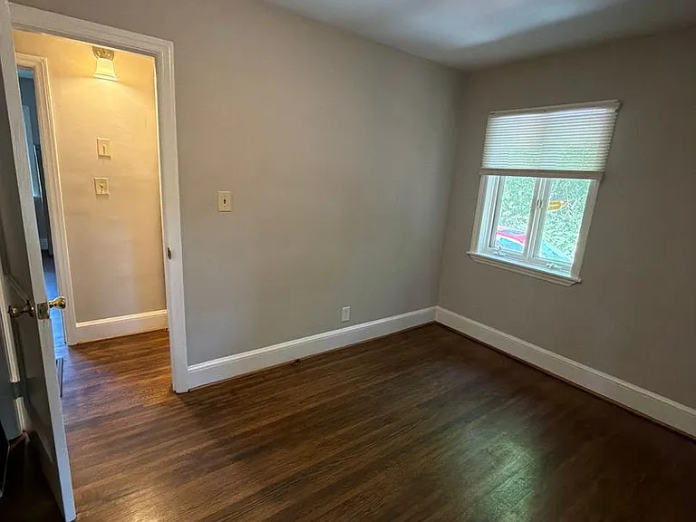 1441 Goodwin Ave — Photo 9