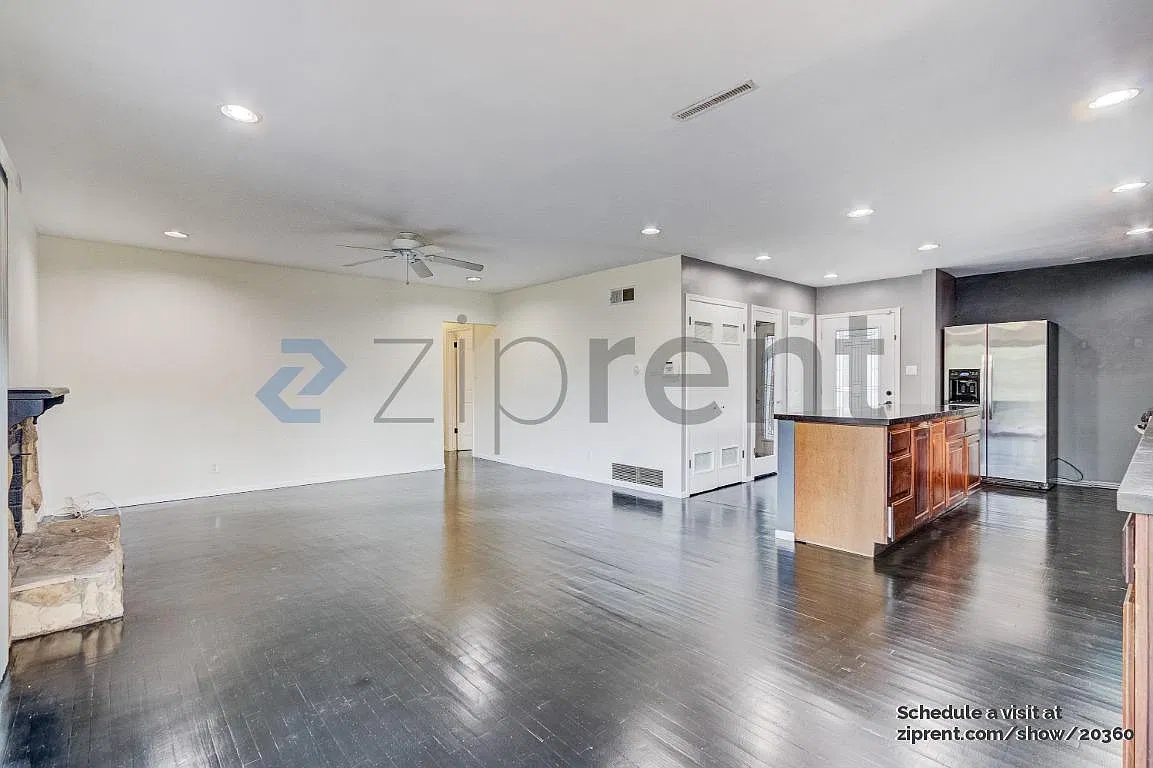 4 bed, 1334 sqft, $4,400 — Photo 4