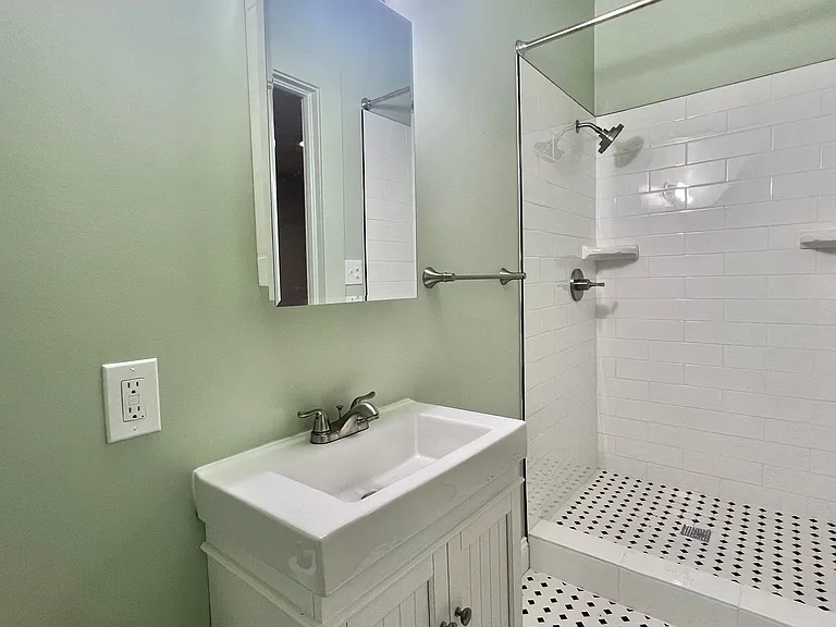 placement-1423Central — Photo 40