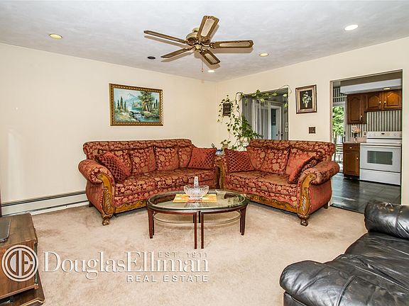 4th image of 785 Connie Ln