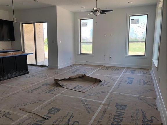 2nd image of 900 Marian Dr