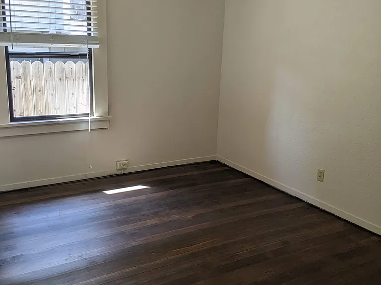 610 Union Ave #A — Photo 8