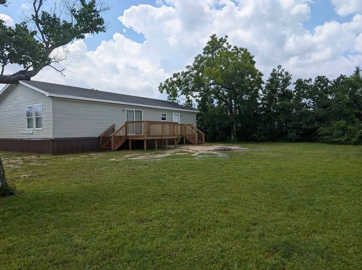 3 bed, 1583 sqft, $1,800 — Photo 2