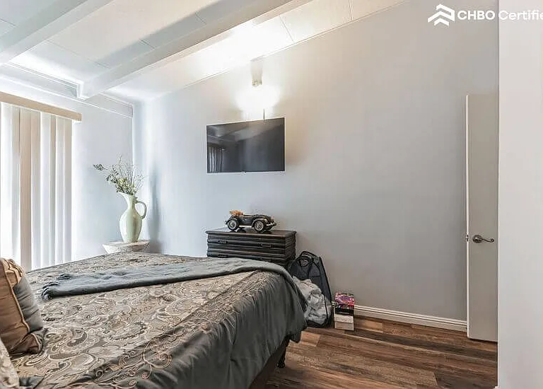 2912 W Century Blvd — Photo 20