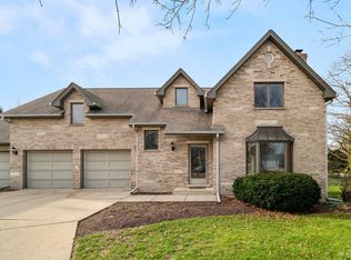 886 Glenmore Ct, Elgin, IL 60124