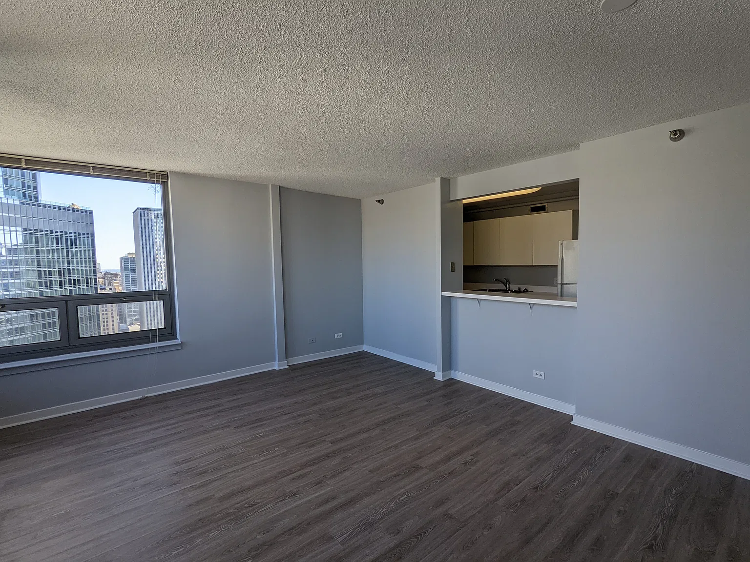 Corner one bedroom w/great views and in unit W/D! — Photo 2