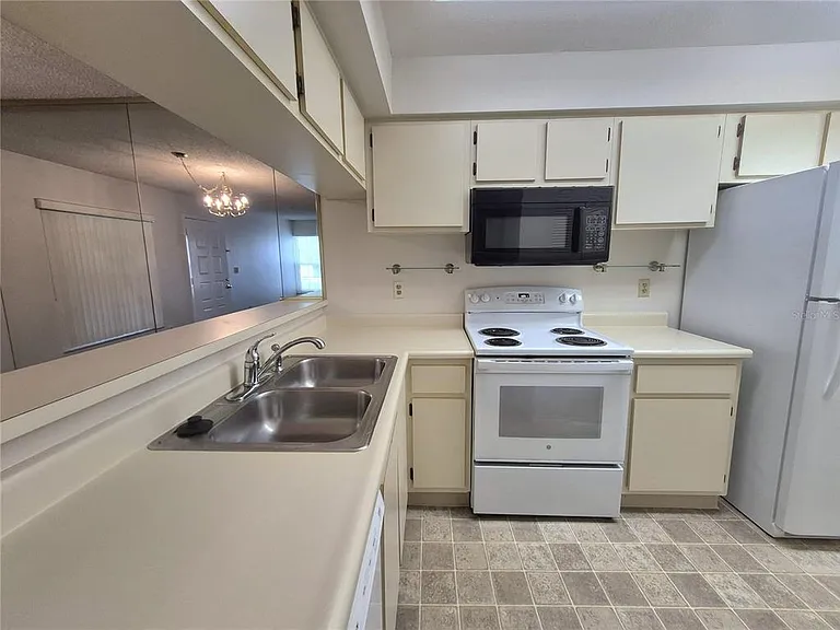 3025 Bonaventure Cir #101 — Photo 9