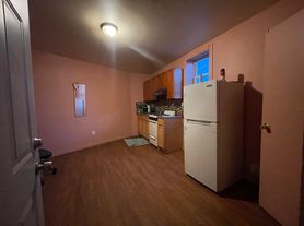 2235 S 7th St, Philadelphia, PA