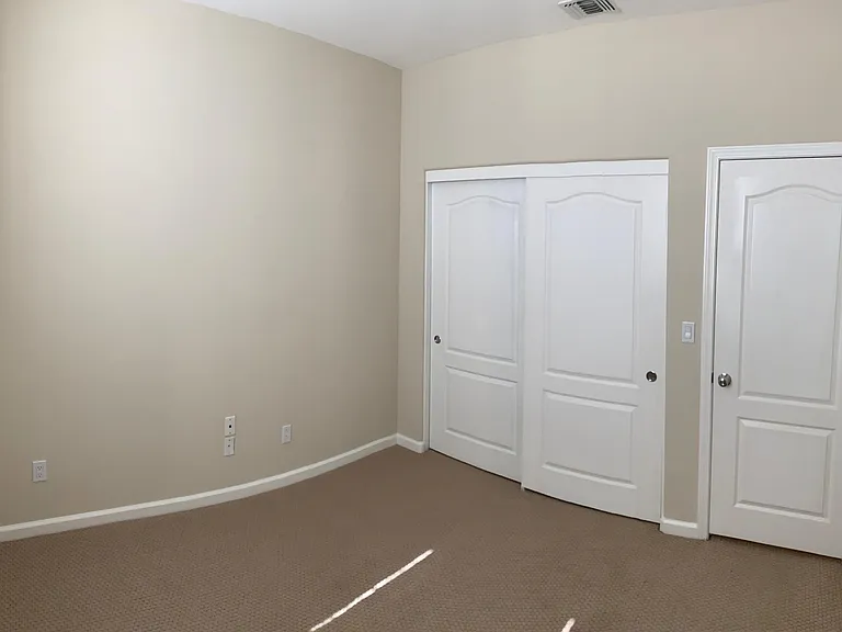 10088 Imperial Ave — Photo 17