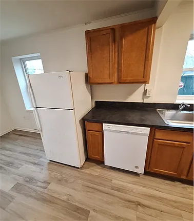 Charlotte Place Apartments — Photo 25