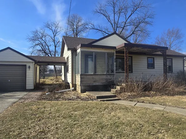 151 E Park St, Chebanse, IL 60922