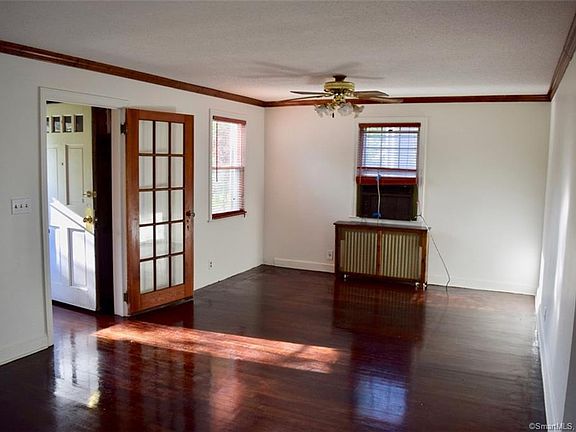 5th image of 3318 Main St