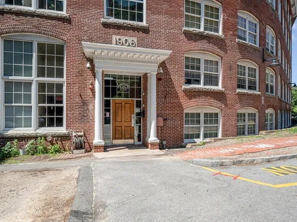 200 Market St Unit 3401, Lowell, MA 01852