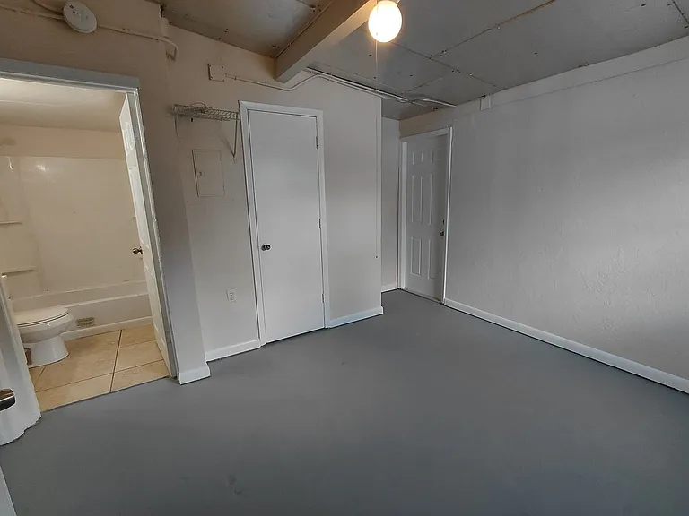 2170-2172 Davis Court — Photo 10